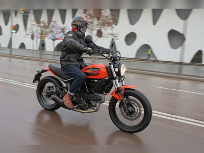 Ducati Scrambler Sixty2 - bikes.thaimotorshow.com